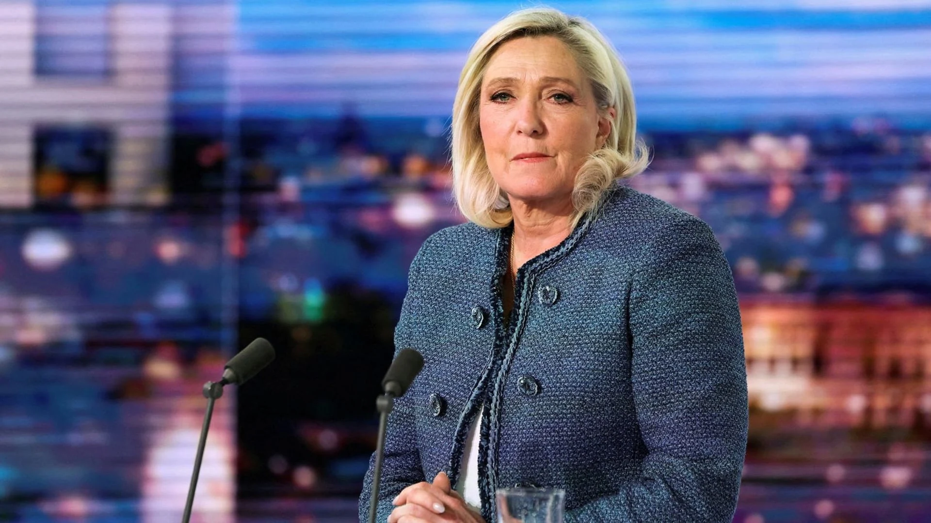 Latest French President betting odds on Polymarket put Le Pen near 43.3%, while French school protests drew 256,000 to 450,000 people on Oct 6